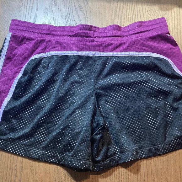 Running Nike shorts - Picture 6 of 7